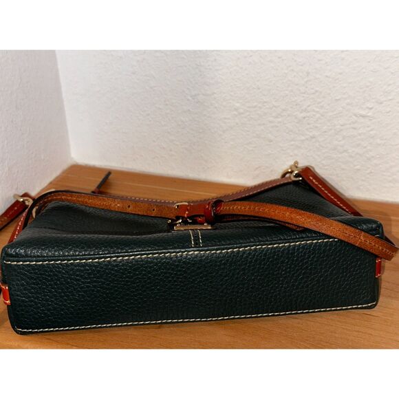 Dooney & Bourke Green Pebble Grain Crossbody Pouch EUC - Picture 4 of 7